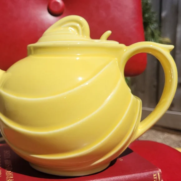 Vintage 40's Hall parade pattern canary yellow art deco teapot with hook lid